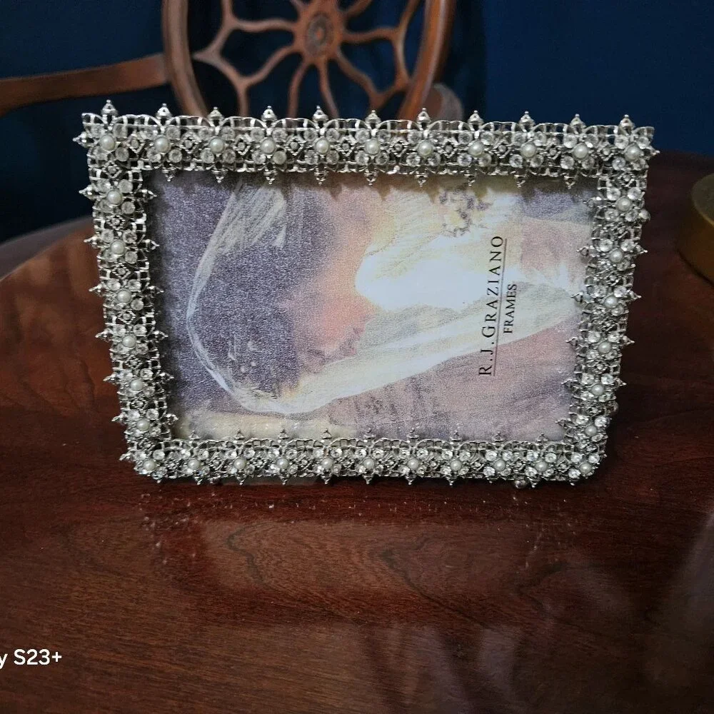 RARE VINTAGE RJ GRAZIANO SCROLL WEDDING SNOWFLAKE PEARL CRYSTAL PICTURE FRAME